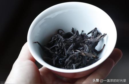 初学者指南：如何选择适合自己的武夷岩茶